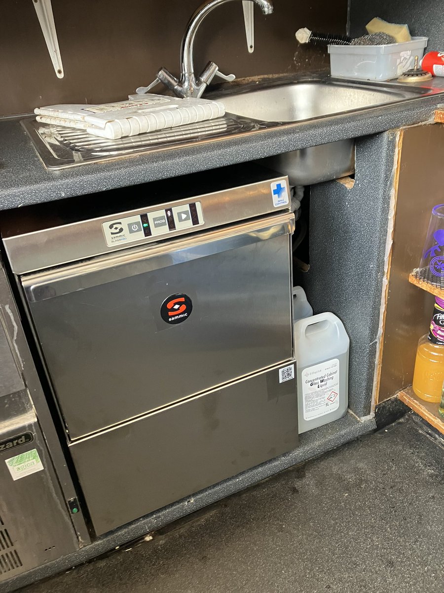 Tillwise's tweet photo. Glasswasher installed at The Lemon Tree, Wrexham ✅

Today, we were on site to uninstall the old machine and install, commission and staff train them on their new Glasswasher. 

Looking for a Glasswasher? Contact us: 
☎️ 01824 707361
💻 sales@tillwise.co.uk

#glasswasher @wrexham https://t.co/3ZlK8JDhGy