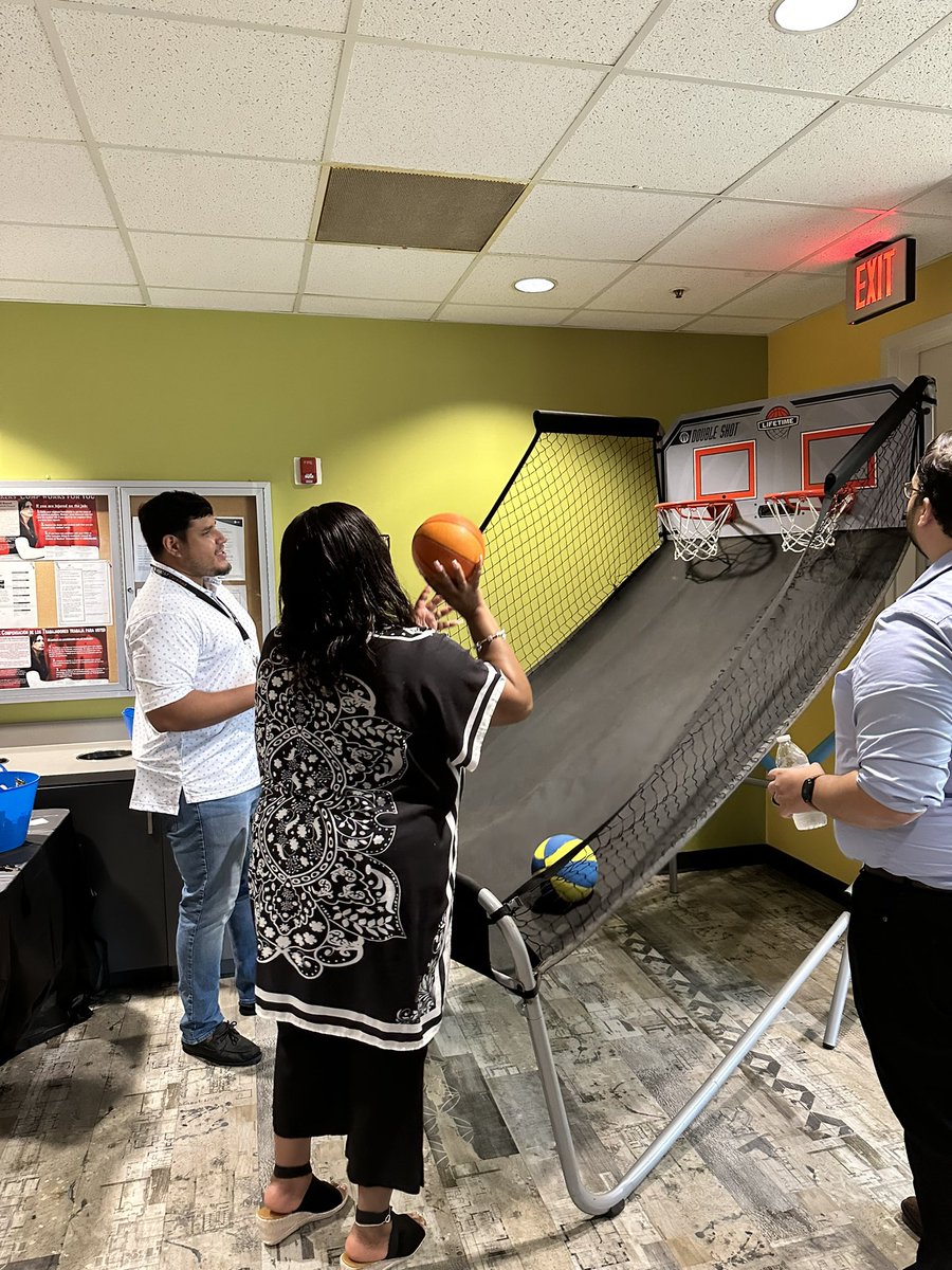 Kelly Flagg tweet media