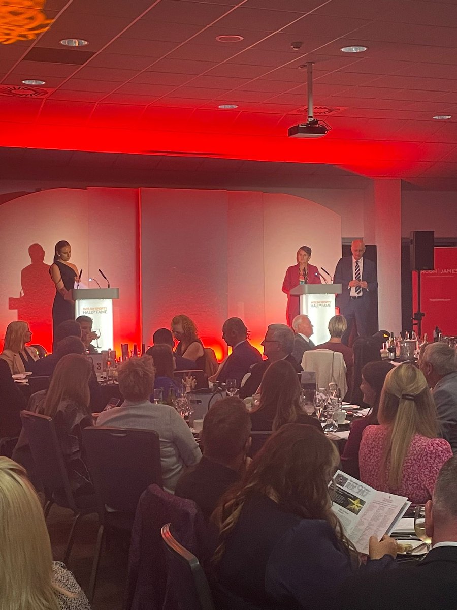 WelshSportsHoF's tweet photo. And the night is underway with some opening remarks from our Chair Professor Laura McAllister CBE FLSW 🏆 #WSHOF https://t.co/JwseSvvRyK
