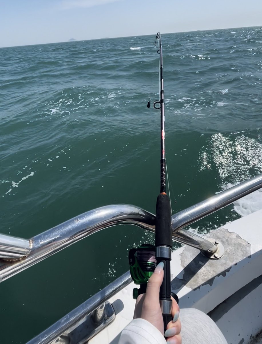 VeraaaYang's tweet image. The most important thing about fishing is not what you catch. Rather, it's whether you're enjoying the process
#Seafishing
#Hooks
#Fishinggear
#Fishfarming
#Seaside
#Speedboatfishing
#Fishingtournaments
#Fishing