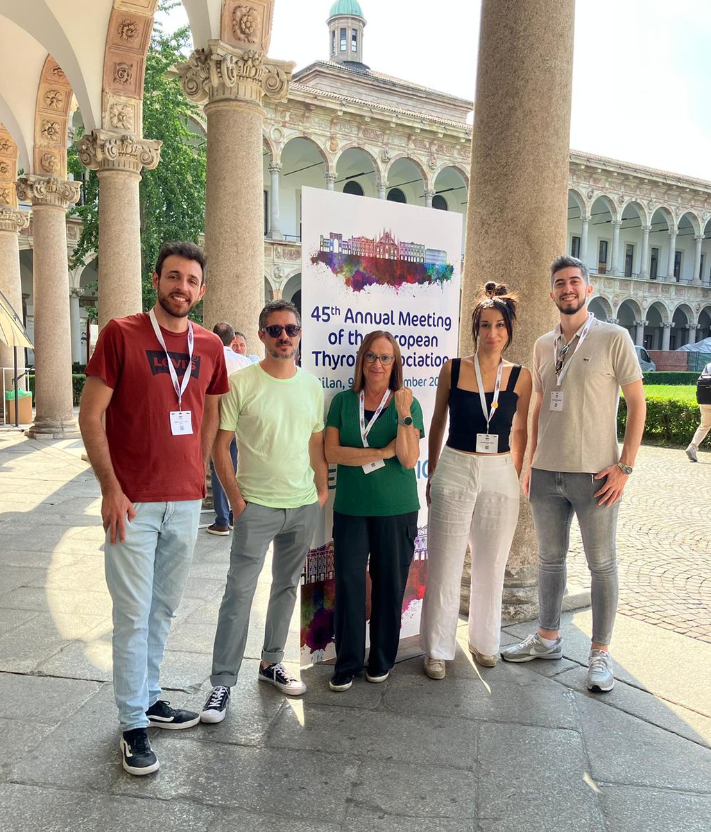 IIBmCSICUAM's tweet photo. 👏🏼 Éxito en la participación del #IIBMCSICUAM en el #ETA2023 @ETA_Thyroid. 
Nuestros compañeros Carlos Carrasco, @solbarez y @VValcarcelH presentaron sus respectivos trabajos de manera brillante ⬇️ https://t.co/KlCgiqA4iy
