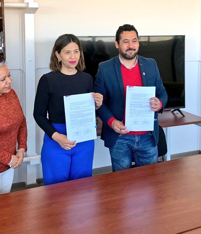➡️Directora <a href="/Senadis_Atacama/">Senadis Atacama</a> se reunió con el Alcalde (s) de Caldera <a href="/CalderaMuni/">Municipalidad de Caldera</a>, para firmar y revisar adjudicacion de convenio de la Estrategia de Desarrollo Local Inclusivo #EDLI en la línea Continuidad, lo que nos permite  fortalecer ámbitos  de Inclusión en la Comuna.