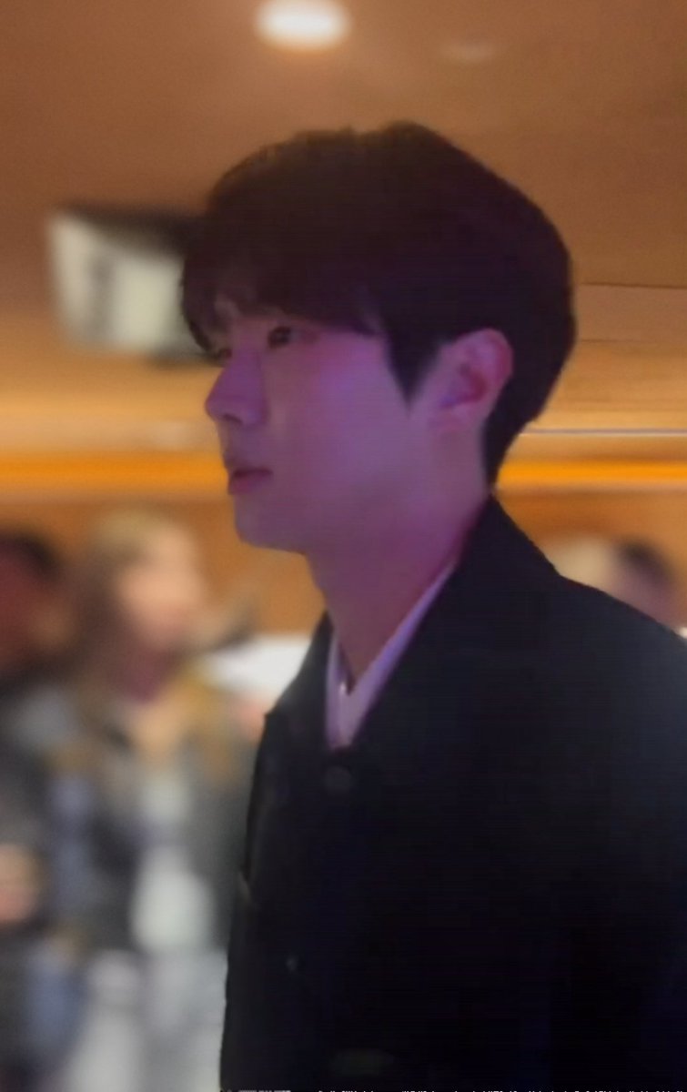 u0x0usg's tweet photo. 얼굴봐서 좋긴한데 ...
속은 어떨지 모르니 맘이 쓰이네😢
너무 오래 마음 아파하지 않길바래.... https://t.co/BtWIuZxfP2