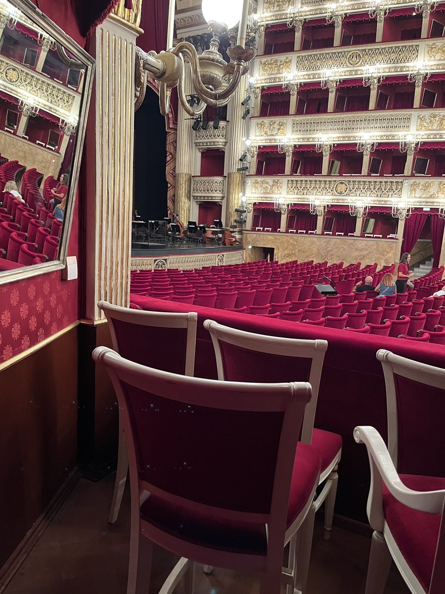 martylyricfm's tweet image. A selection of some of the lovely places we’ve visited here in Napoli. Will bring you all the news tomorrow, 7-10am on @RTElyricfm @TravelDept