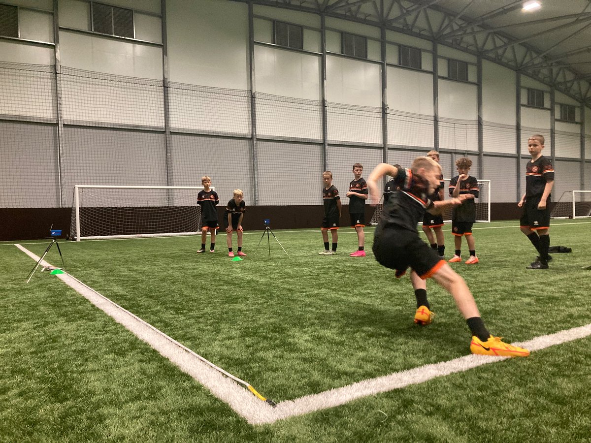 DUFCAcademy's tweet image. ⏱️ Physical Performance 

DUFCAcademy Sports Science Department putting our players through their paces this week 💪📈🕸️

#DUFCAcademy | #DUFC | #AthleticDevelopment