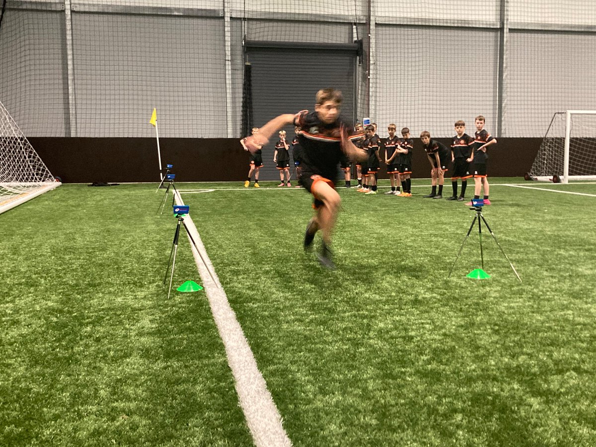 DUFCAcademy's tweet image. ⏱️ Physical Performance 

DUFCAcademy Sports Science Department putting our players through their paces this week 💪📈🕸️

#DUFCAcademy | #DUFC | #AthleticDevelopment
