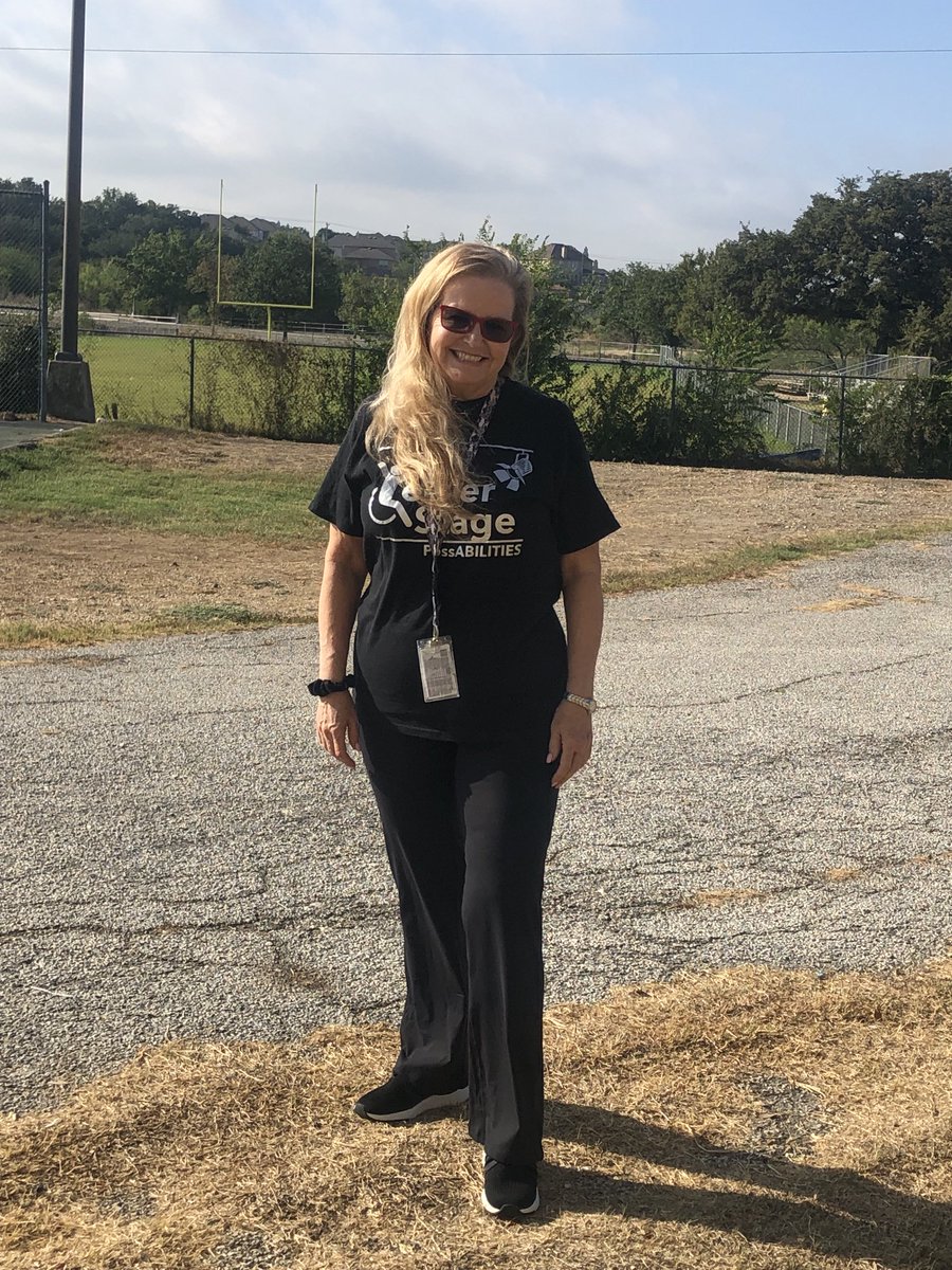 sheree42707426's tweet photo. #Raineysrookies #SkyhawkPride #CommunityVolunteerGroup #CenterStagePossibilities #NJHSSpiritWeek https://t.co/7kw5S4DU6Y