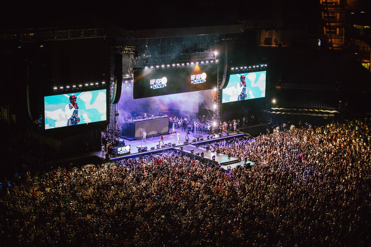 g2_structures's tweet image. 08.11.2023 | HipHop50 | Yankee Stadium | Bronx, NY
.
.
.
#engineers #eventstaging #stagingcompany #lifeontheroad #production #wemakeevents #staging #roofstructure #stadiumshow #g2structures #tour #concert #stage #liveevents