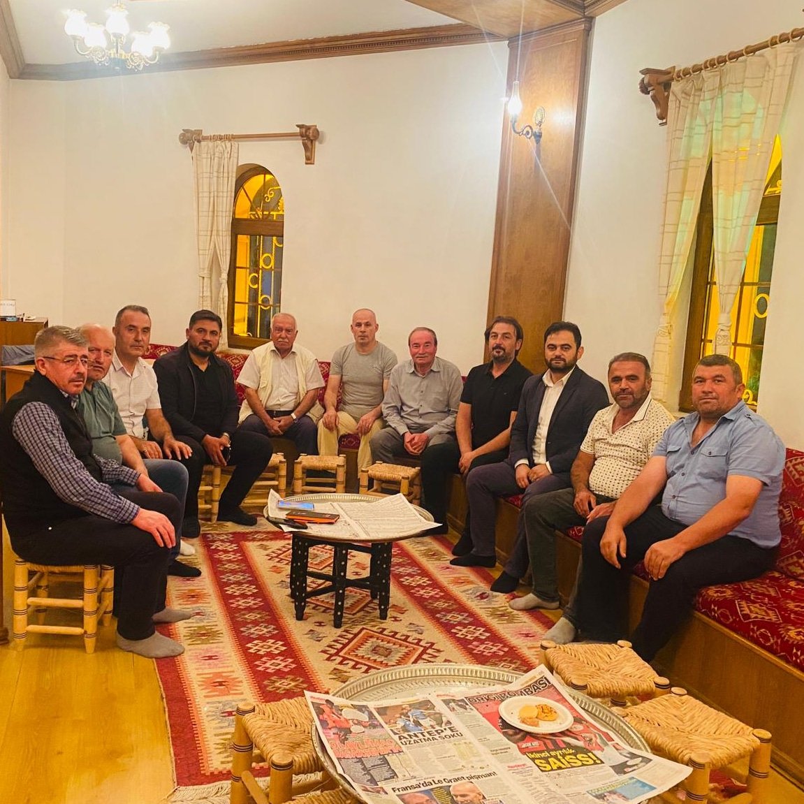 Saray Fatih mahalle Başkanımız <a href="/nuh7706/">Nuh yagci</a> Başkanlığında Haftalık Olağan toplantısını mahalle koordinatörlerimiz İlçe Başkan Yardımcımız <a href="/yusufkocakusak/">Yusuf KOCAKUŞAK</a> YKÜ'miz <a href="/aliakt06/">Ali Aktaş</a> Meclis üyemiz <a href="/harun06ozturk/">Harun Öztürk 🇹🇷</a> katılımlarıyla gerçekleştirdi.
<a href="/hakanhanozcan/">Hakan Han ÖZCAN 🇹🇷</a> <a href="/hakanarol/">Hakan AROL🇹🇷</a> <a href="/ibrahim_kopan/">İbrahim KOPAN</a>