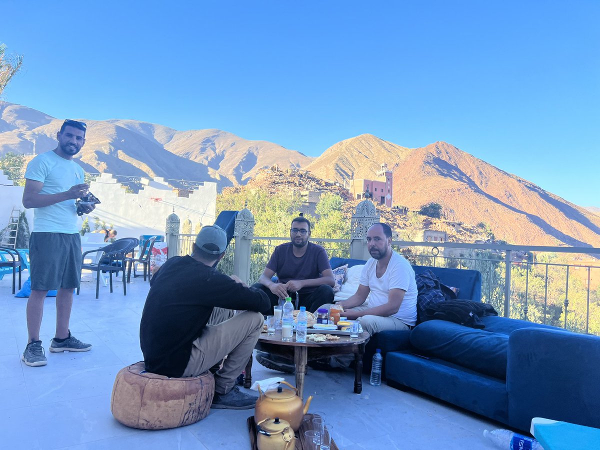 JJMadueno's tweet photo. Acaban días intensos, sin descanso, de la mano de @cperezm97, @journopablo y @mikelayestaran para contar el terremoto de Marruecos. El periodismo siempre es mejor si se juega en equipo... https://t.co/0UODKvLKNJ