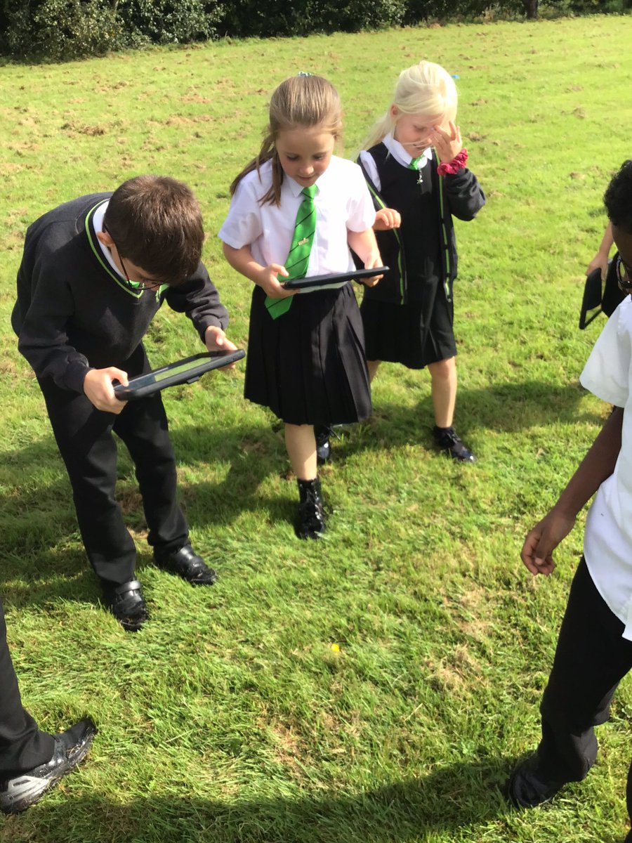 LindenRDCedar's tweet photo. Habitat hunt - how many plants and animals can we find in the various school habitats? 
@Linden_Science https://t.co/TWPm4z6mQT