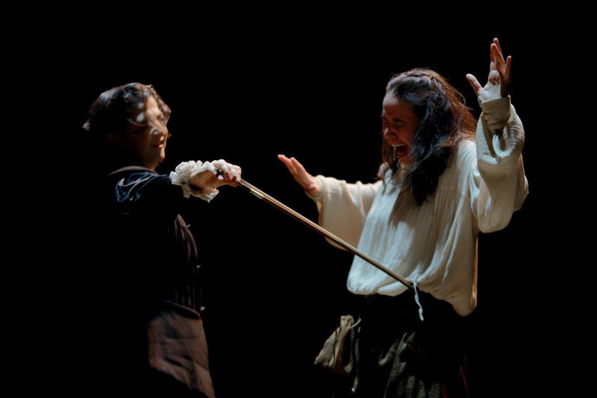 daniel_mirand's tweet photo. Este jueves al teatro, disfruta de la cartelera de la @teatroinbal, que ofrece funciones como "Volver a Fuenteovejuna", "30+1. Obra para una actriz y un radio" y "Latente: Bucarofagia (inventario)". Te esperamos en el Centro Cultural del Bosque INBAL. https://t.co/XMFbcUHlBE