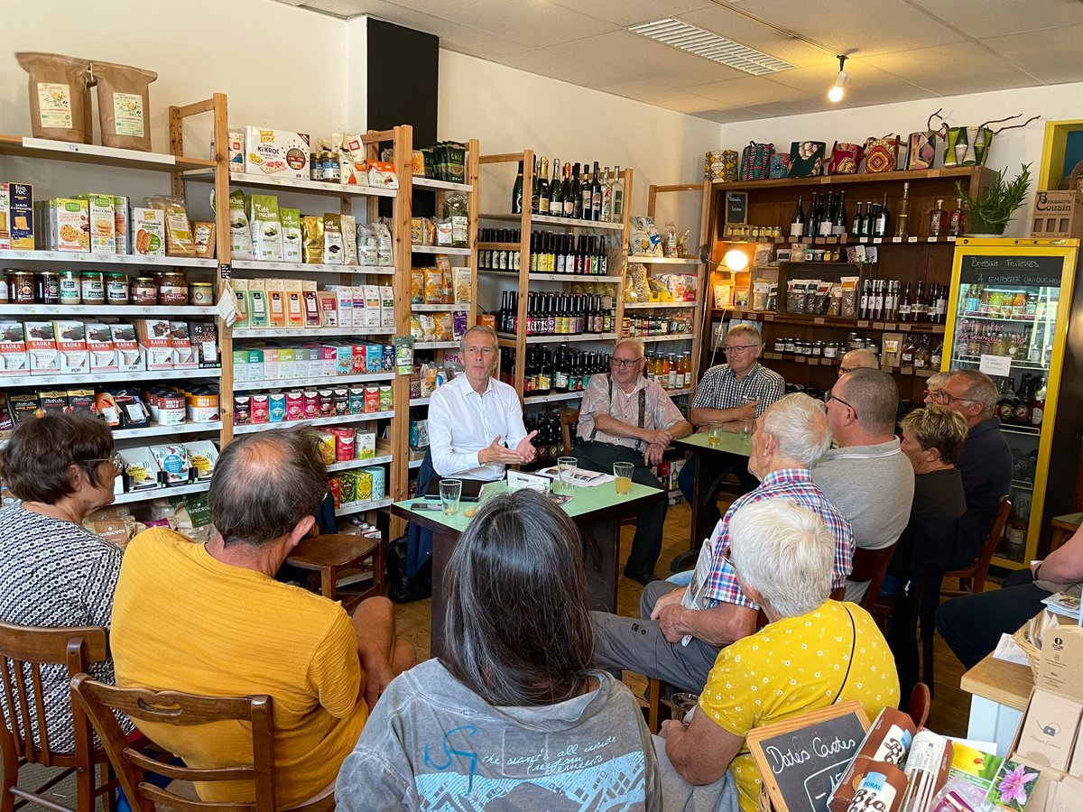 guillaumegarot's tweet image. Vie chère, santé, hôpital, grand âge : un Café du député animé, une parole spontanée et des échanges stimulants au Comptoir à PEPS’S (Pré-en-Pail-Saint-Samson) !
#CaféDuDéputé2023 #AVosCôtés