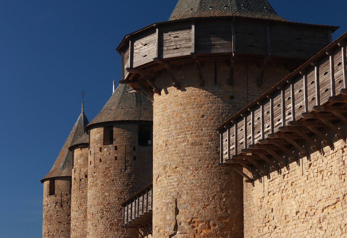 JillHpdc's tweet photo. Getting behind with the #FrenchDiary again, pesky work! π
Day 8 Friday
A last look around the fortified city of Carcassonne, then started back through France, with an exciting drive over the Millau Viaduct - a mile and and a half long and over a thousand feet high! π https://t.co/bWdBsQpano