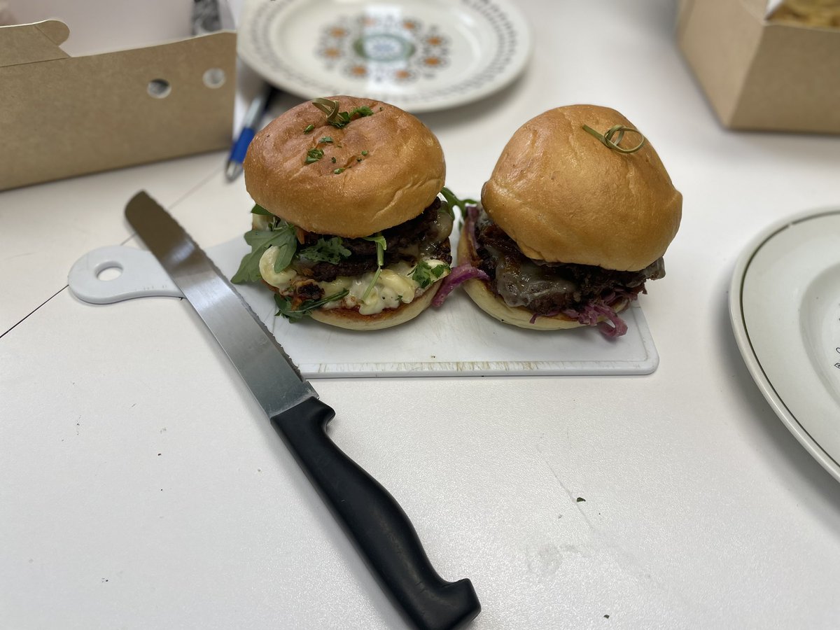 MsBehavior's tweet photo. So @dee_strachan and I each ordered a #leburgerweek burger from 2 different @Leopoldstavern and then split em. Instead of 0 burgers I’ve now tried 2. So full. So good. Academy &amp; Henderson locations https://t.co/mErpYQNXne