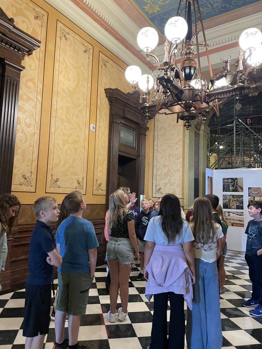 Beautiful day to take our students to the Michigan Capitol and History Museum!! <a href="/hutchingsele/">Hutchings Elementary</a>