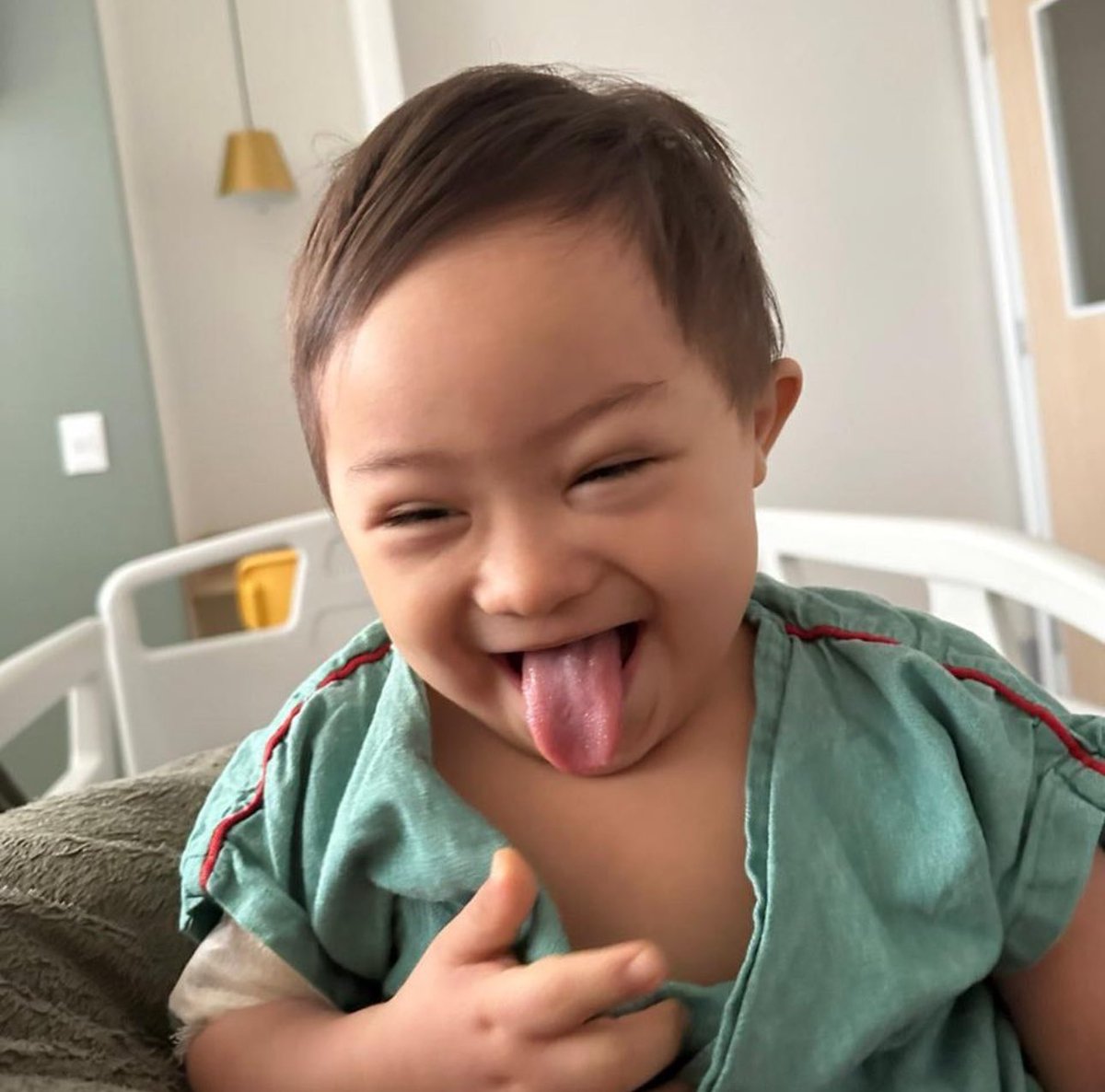 renataacastroo's tweet photo. Ravi, nosso pequeno guerreiro está precisando de ajuda.
Doe de coração 🙏🏻

https://t.co/A0iwMpMjPY https://t.co/BkGPRd5feF