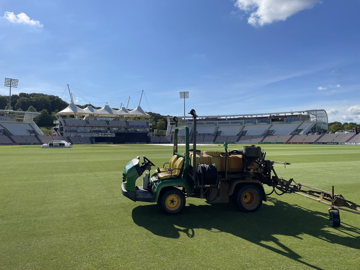 tomcowley17's tweet photo. Afternoon spent spraying the main outfield @TheAgeasBowl with the recent weather changes we’ve seen a little disease break out so nice to get a fungicide down #turfwork #HAMPSHIRE #ageasbowl https://t.co/G3bomJ2w1j