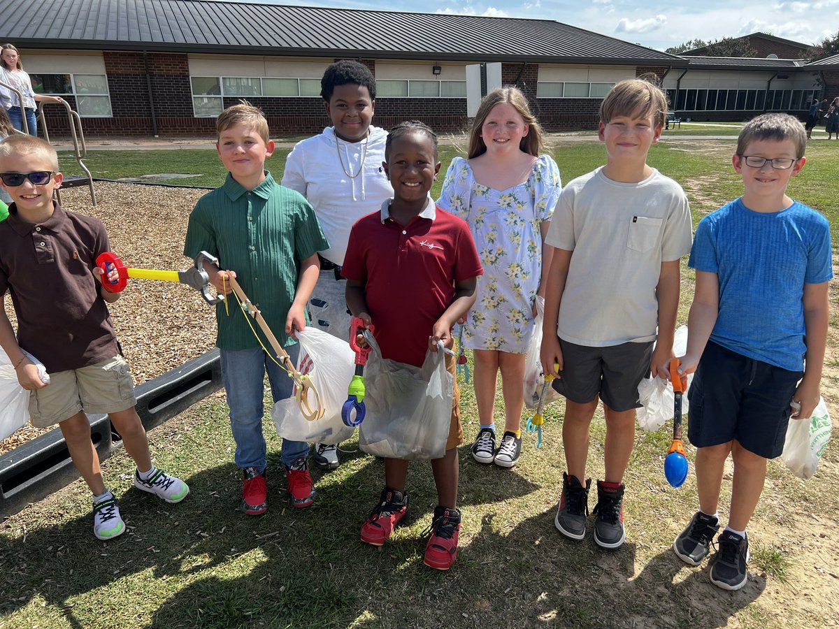 5th grade recess clean up crew!!  They brought their own tools to pick up trash. Way to go Racers!! #rde20yearsofputtingstudentsfirst