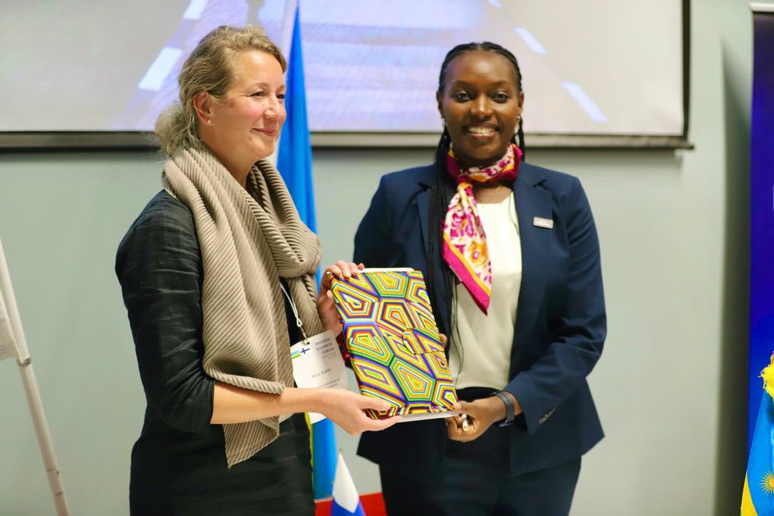 DianeGashumba's tweet photo. .@RwandaGov represented by #education Min @ClaudetteIrere at the Rda business forum in #Finland has forged an MoU with @TampereUni of Applied sciences,  one of the esteemed univ  in #Finland with five schools that seamlessly interlink edu ,#research , dev &amp; business activities https://t.co/SSFMXJ42KH