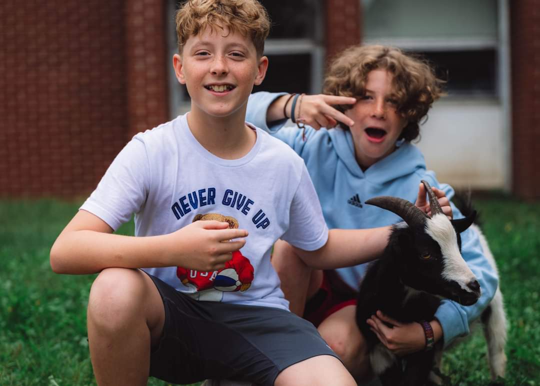 MiddleRiverview's tweet image. We had some visitors!
What a fun wellness activity. We love our RMS Community!
@AnglophoneEast @MiddleRiverview