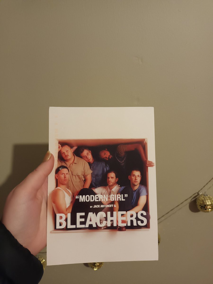 dontlovedrama13's tweet image. I'm just in the door after a long day in work and see that I got a postcard from New Jersey's finest 
This made this Irish gals week 💚
Thank you @bleachersmusic @jackantonoff 
#bleachers #moderngirl