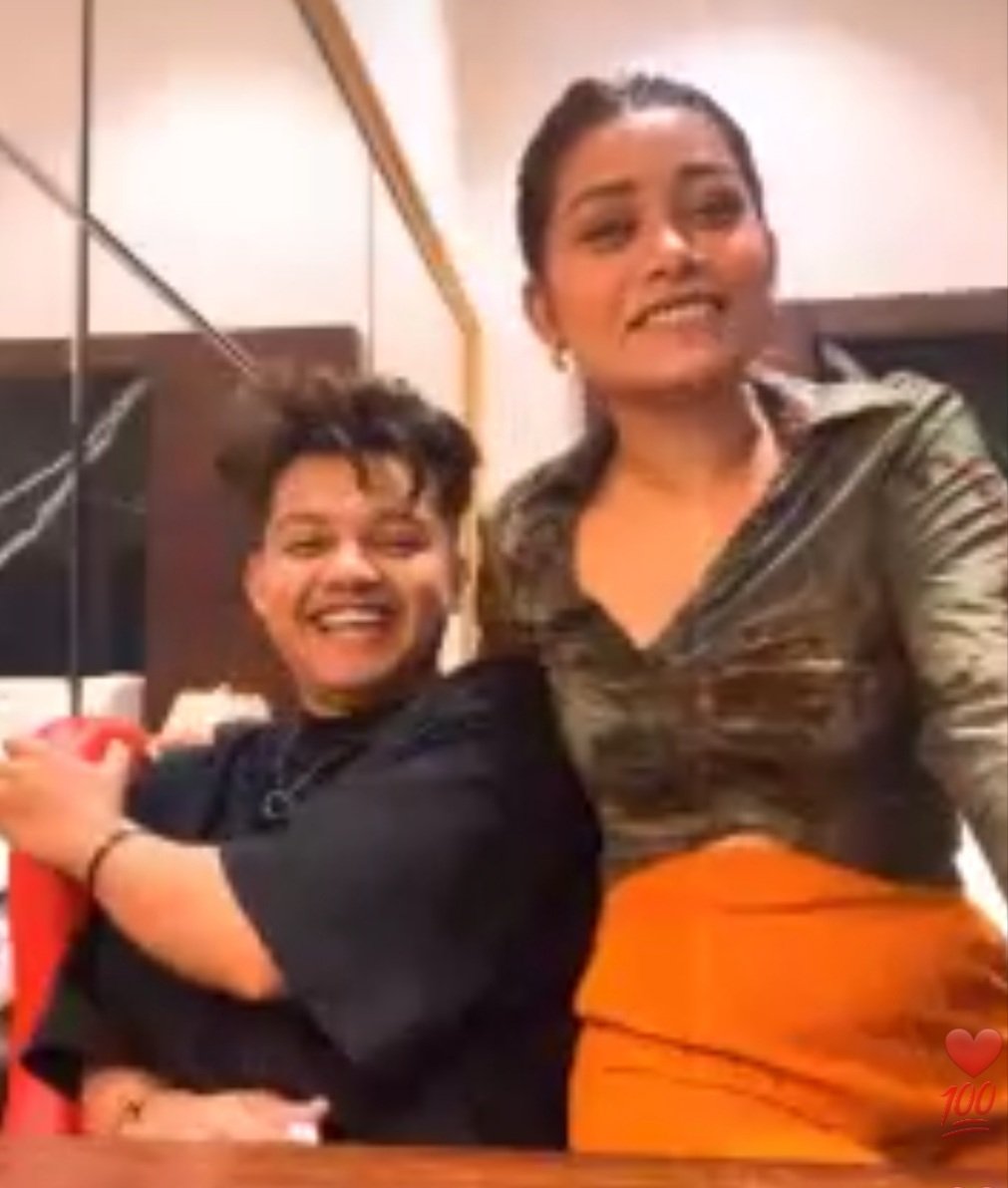 riyazxstuti's tweet photo. Their smilee means everything!! @_riyaz_aly @AfreenRiza17 #riyazturns20
HAPPY BIRTHDAY RIYAZ https://t.co/zYb0P9TJMQ