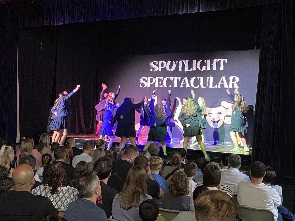 ScholarsEdTrust's tweet photo. A busy Open Evening @RBAcad this evening as the Elite dancers perform before Mr De La Croix’s speech.  The school looks amazing and the pupils are doing a tremendous job welcoming our visitors! #SETPride https://t.co/CCQayrUDxe