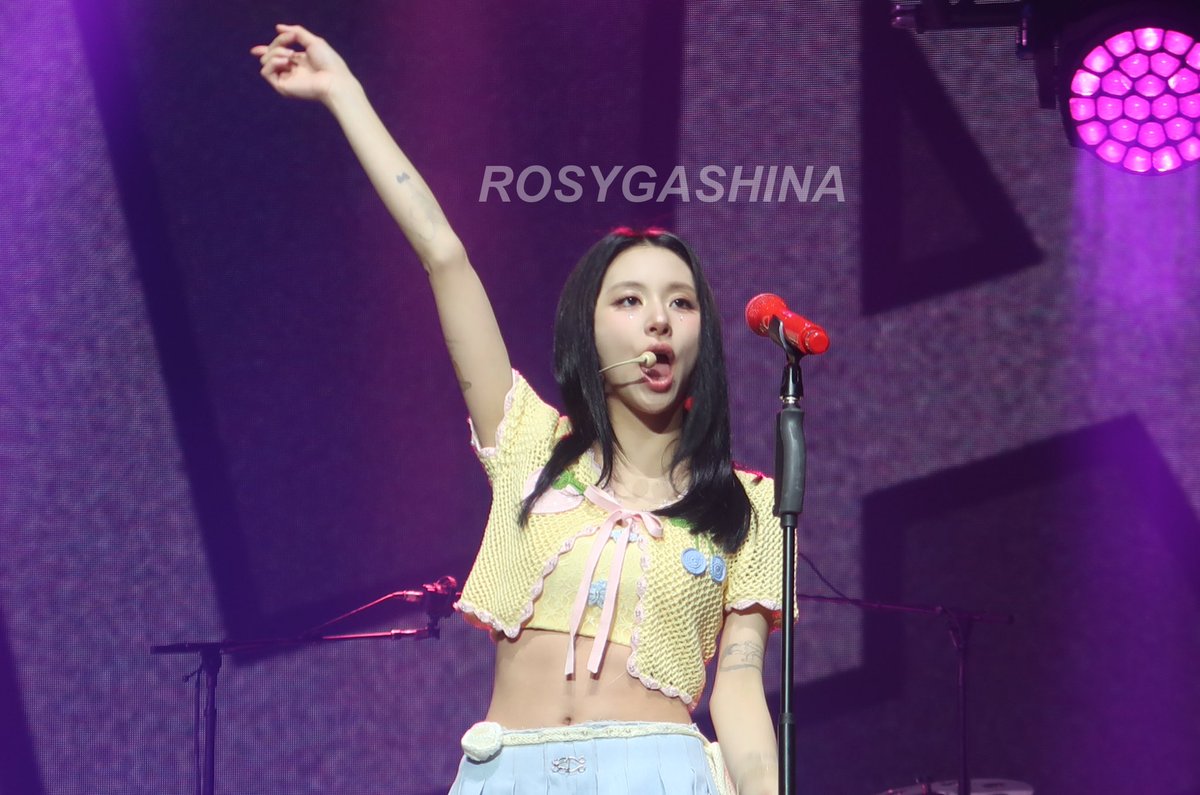 R0SYGASHINA's tweet photo. #READY_TO_BE_IN_LONDON_D1 #READYTOBE #RTBinLondon #TWICE #CHAEYOUNG https://t.co/zJo6F0GAjs
