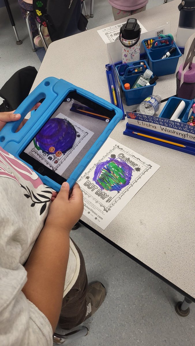 Linda42283460's tweet photo. Getting ready for Dot Day by making our dots come alive on the Quiver app! We can't wait for tomorrow! @peterhreynolds #BeEvergreen #createbravely https://t.co/iNrClm9HeW