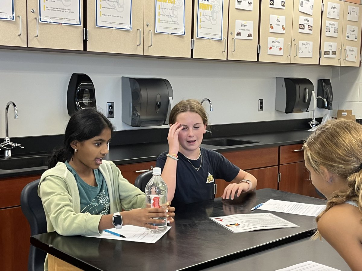 MrsONeill303's tweet photo. Lots going on today: Asking Questions &amp; Defining Problems, Constructing Explanations &amp;Designing Solutions and Analyzing Data!  Practicing  some of our SEPs.  @FugettMS https://t.co/cjkIhEweRM