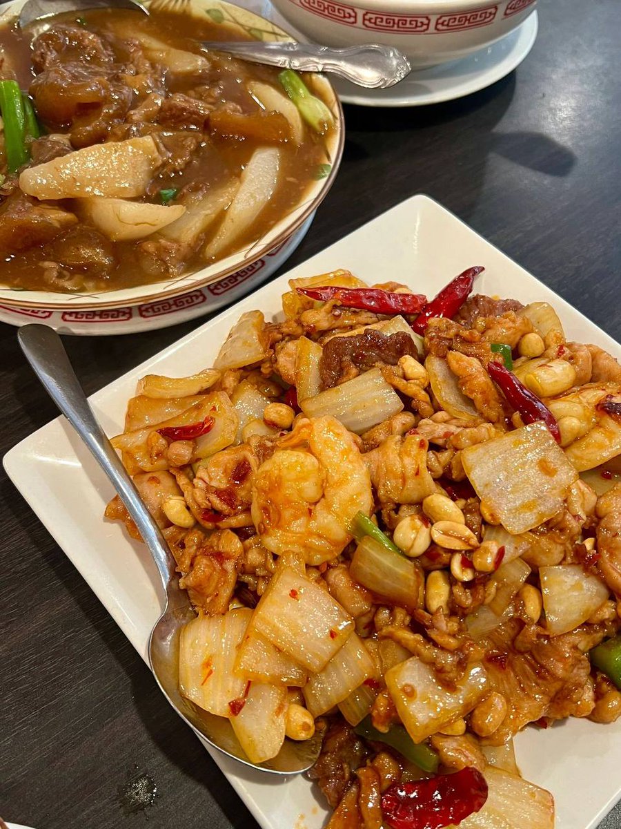 192_monica's tweet photo. Craving for some spicy and flavorful dishes? Mr.Chopsticks Seafood &amp; BBQ has got you covered with their amazing stir-fried clams and spicy beef. https://t.co/BlgPb7WHtr