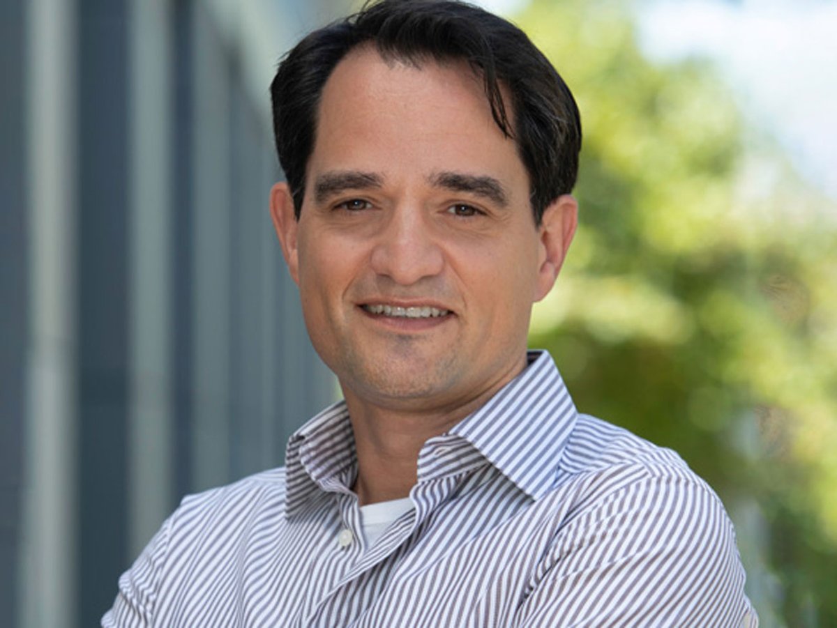 Lukas Chavez, Ph.D., has received $3.2 million from the @NIH to study how circular extrachromosomal DNA found in cancer cells drive deadly pediatric brain tumors. Learn more: bit.ly/466e3tX @SBPChavezLab