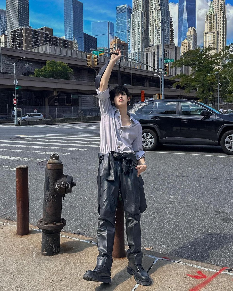 flormento's tweet photo. BOA TARDE! Nova Iorque é A cidade. Sou apaixonado e sempre que venho dou um jeito de usar looks mais despojados. https://t.co/tW7n2o545j