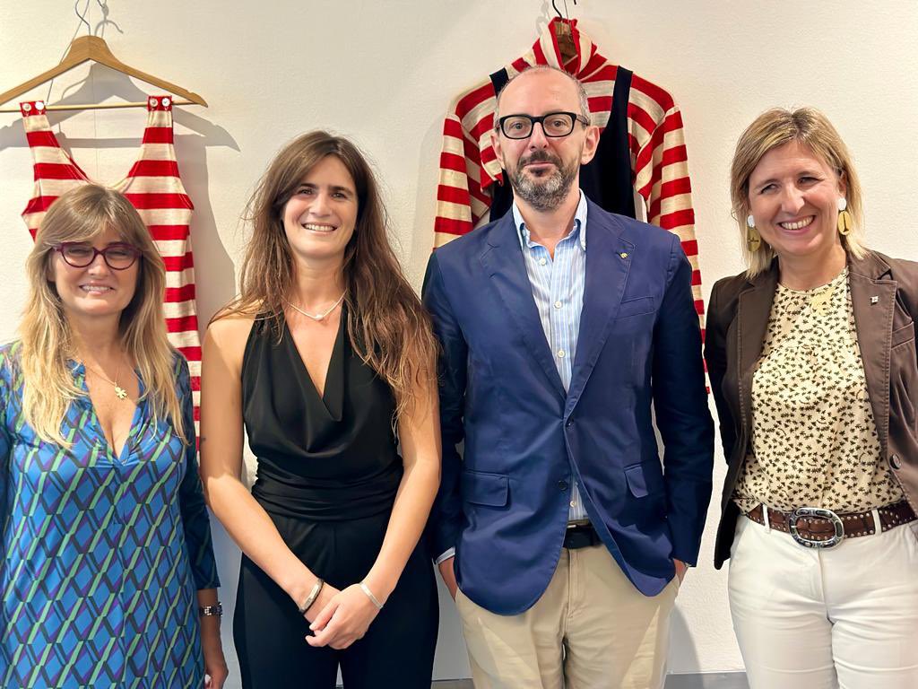 Almeno altri cento di questi giorni #Lucarda

<a href="/gecamcom/">Camera di Commercio Genova</a> <a href="/GalataMuseoMare/">Galata Museo del Mare - Genova</a> <a href="/NViziano/">Nicoletta Viziano</a> <a href="/ManuelaCarena/">Manuela Carena</a> <a href="/confcommercioge/">Confcommercio Genova</a>