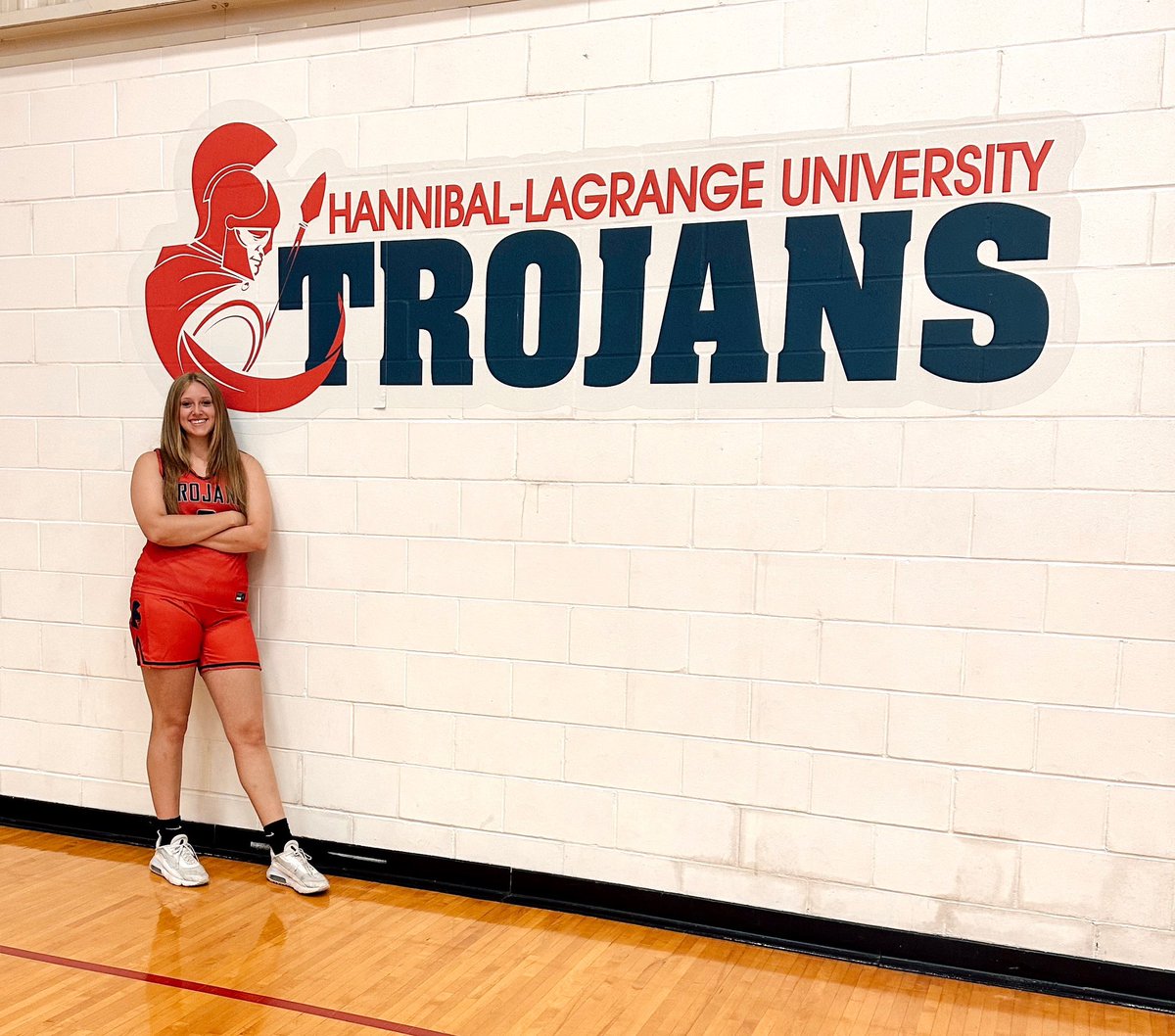 Elliannag24's tweet photo. ❤️💛 #COMMITTED  
@hlgu_wbb @HLGuniversity https://t.co/Kcit34hOKZ