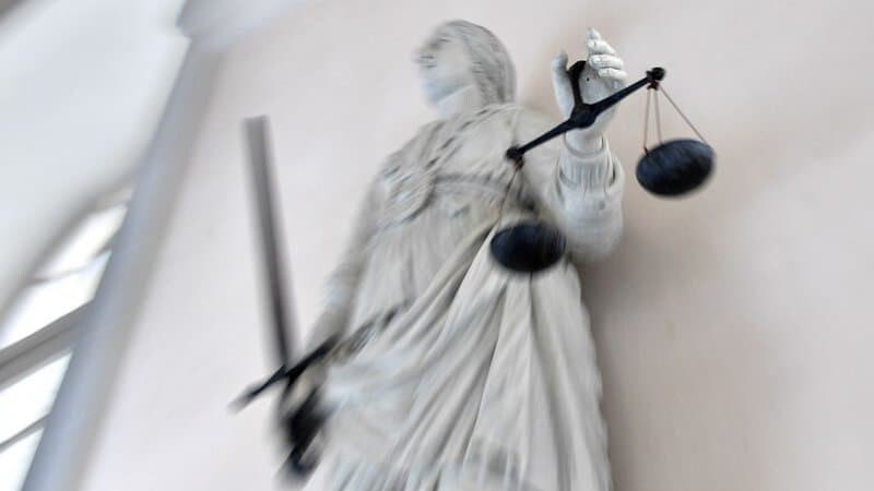 info_Paris_IDF's tweet photo. 🔴 FLASH - #Pantine : Le tribunal de Bobigny a condamné jeudi à des peines allant jusqu'à un an de #prison ferme cinq policiers d'une brigade de proximité.
👉 Les membres de forces de l'ordre étaient #jugés des faits de violences et faux procès-verbaux. (BFM) #SeineSaintDenis https://t.co/UQpitid2F6