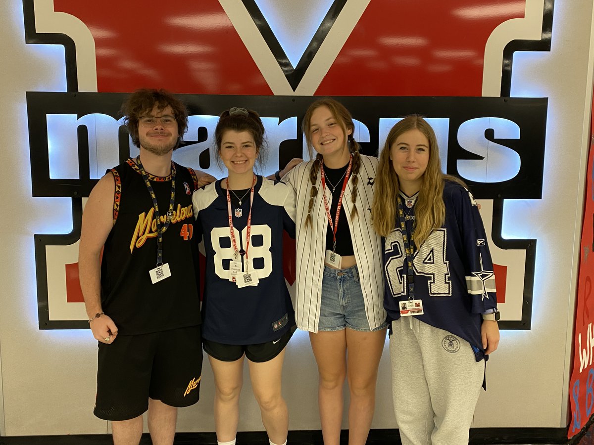 Marcus_HS's tweet image. We are on Team Kindness today!  #LISDBEKIND