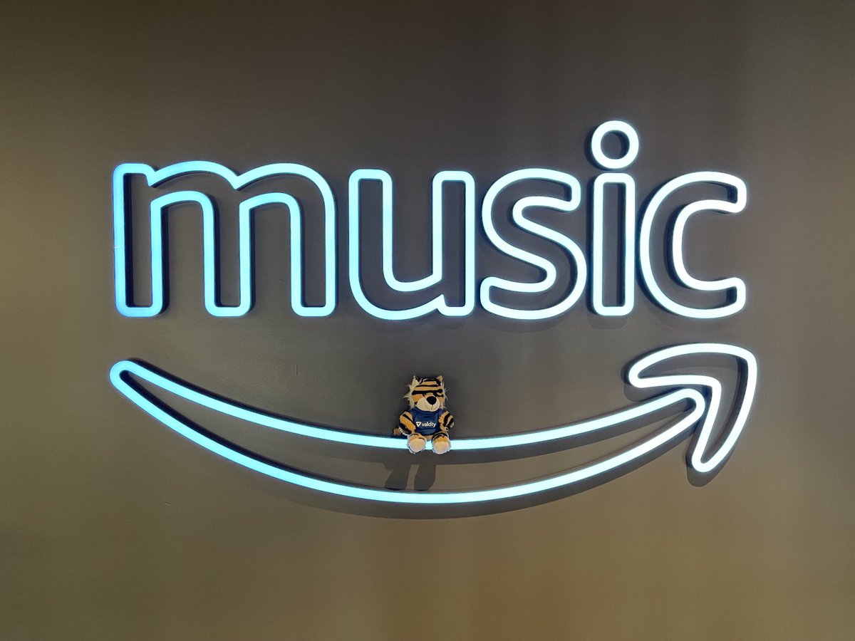 Still thinking about the concerts last night, Validity Tiger decided to pay a visit and jam out with his friends at Amazon Music #DF23 #AmazonMusic ⁦<a href="/TrustValidity/">Validity</a>⁩