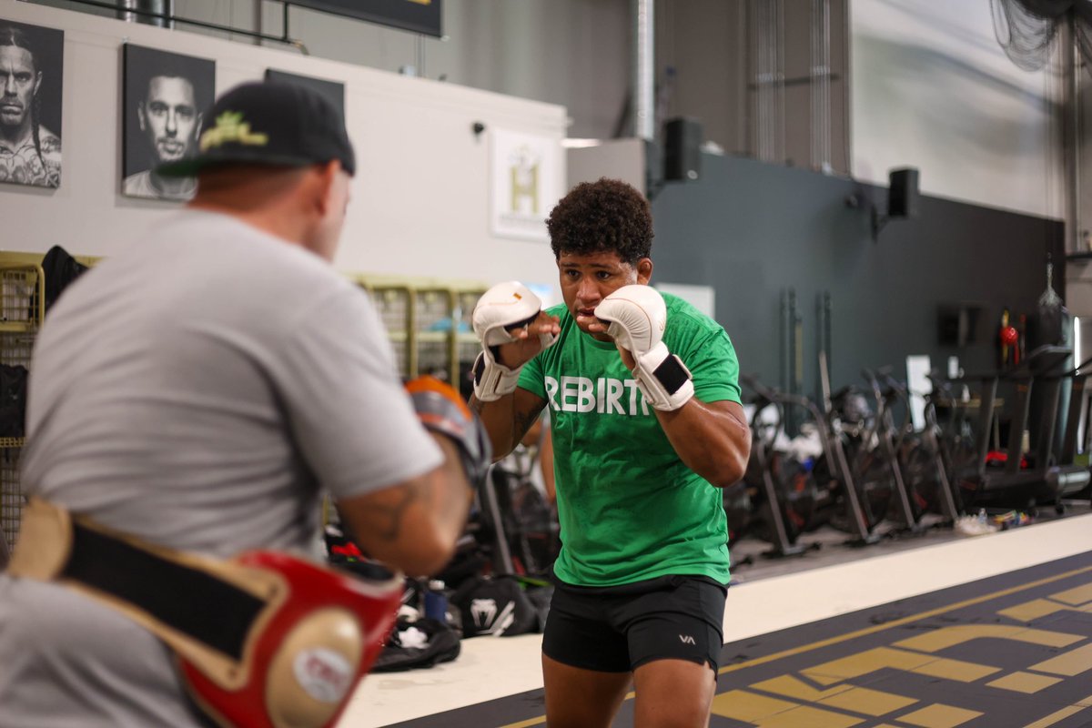 GILBERT BURNS DURINHO tweet media