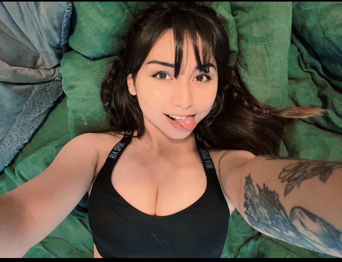 I LOVE THIS NECKLACE https://t.co/1Zao8KpE1k