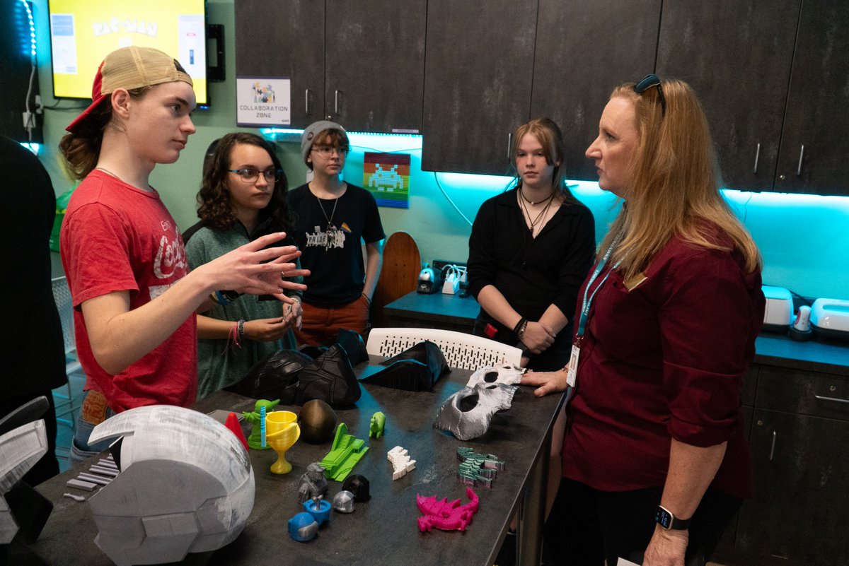 NewHanoverCoSch's tweet photo. Congrats to SEA-Tech High School for launching its SparkLab, a high-tech accelerator space where students can learn coding, AI, 3D printing, app development, and more. We're the only district in SE NC to offer this incredible learning opportunity. https://t.co/GQdEGiBucA