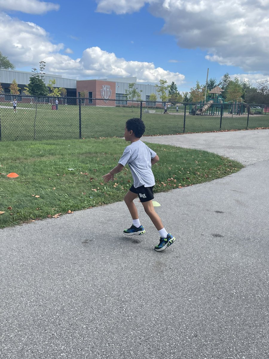 MissAPassi's tweet photo. Our cross country season is up and running! Great training everyone!! 🏃‍♀️ 🏃‍♂️ @MHLondonOntario https://t.co/cyXhfOETq7