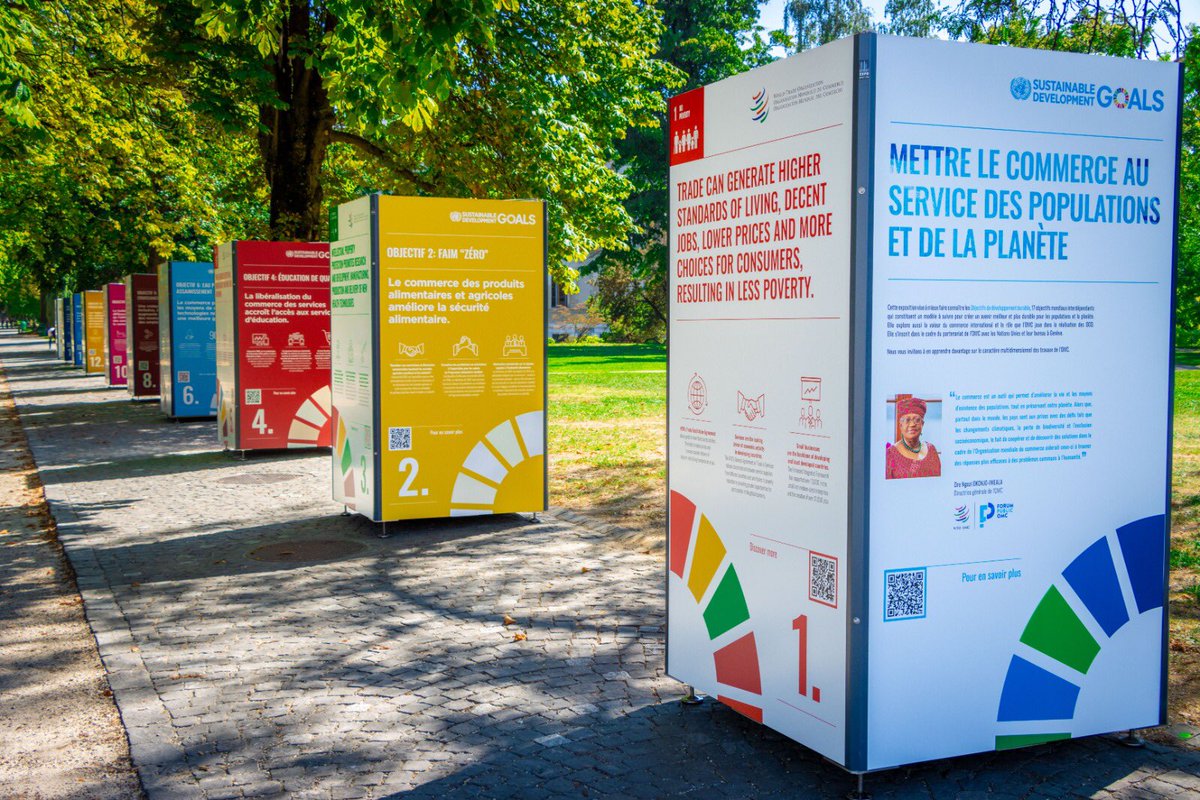 NOIweala's tweet image. A timely &amp;amp; informative SDG display as part of the public forum. Mounted in the Parc de Bastion in Geneva. The display is meant to show the public how trade can contribute to each of the Sustainable Development Goals. Thanks to the Mayor of Geneva @AlfonsoGomezCru, Minister…