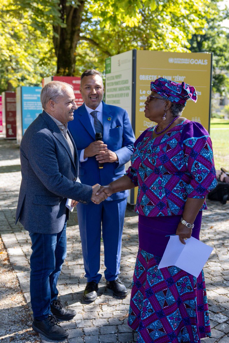 NOIweala's tweet image. A timely &amp;amp; informative SDG display as part of the public forum. Mounted in the Parc de Bastion in Geneva. The display is meant to show the public how trade can contribute to each of the Sustainable Development Goals. Thanks to the Mayor of Geneva @AlfonsoGomezCru, Minister…
