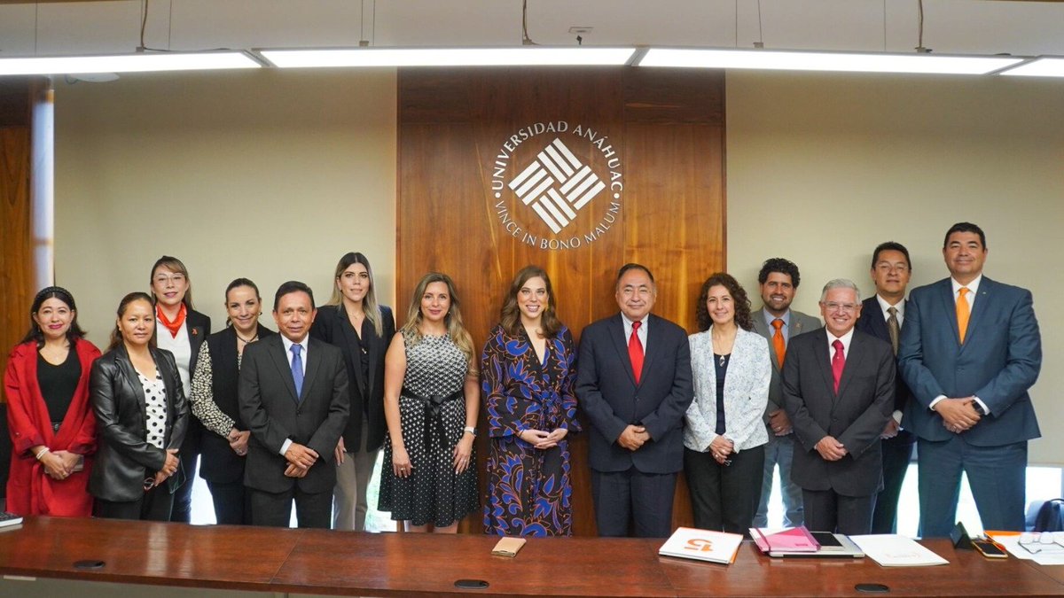 RRIIAnahuacQro's tweet photo. Les compartimos otras fotografías de la visita de la comisión del organismo acreditador @acceciso a nuestro campus. 
@anahuac https://t.co/7kAi7xOg1B