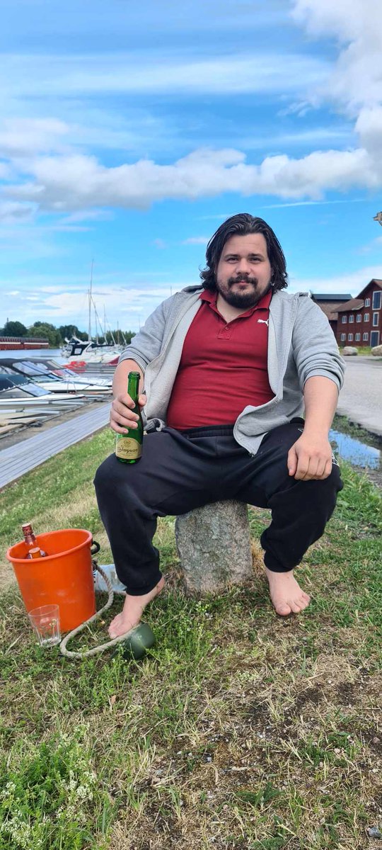 MigoWgg's tweet photo. When you let yourself go then get invited to a wedding 2 months and 7 days later and have to shape up and dress up😅 Also wedding was a blast 👌  #weightloss #healthy https://t.co/oRKv8151N7