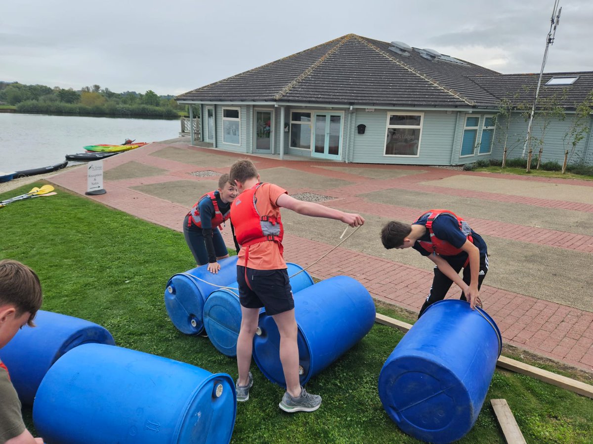 233 (Pershore) Sqn tweet media