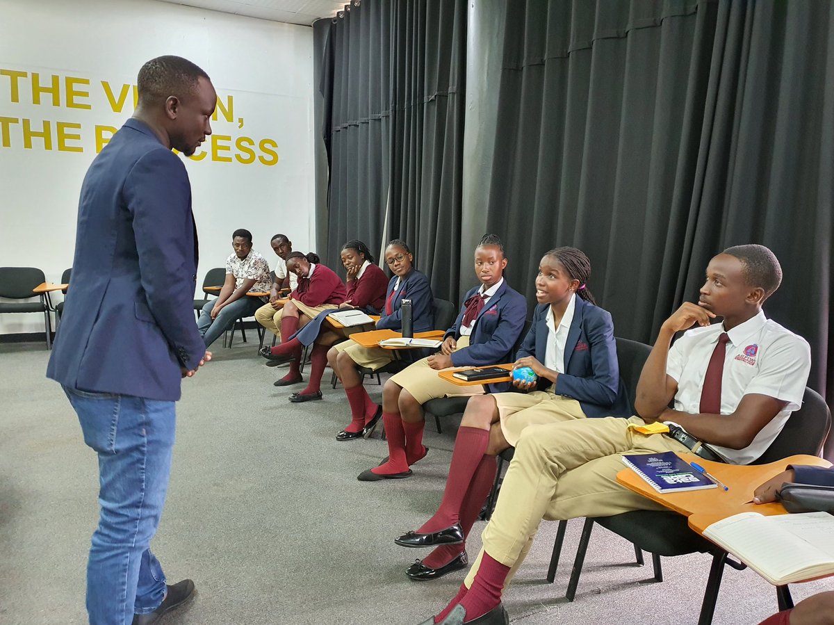 IMChallengeug's tweet photo. Thrilled to have hosted an inquisitive contigent of Asifiwe International School students for a media exposure tour at the @mcimediahub. 

It was incredible to witness their enthusiasm as they explored the world of storytelling . 

The future of media looks promising! 🎤🎥📝 https://t.co/nSAgFHx9Hy