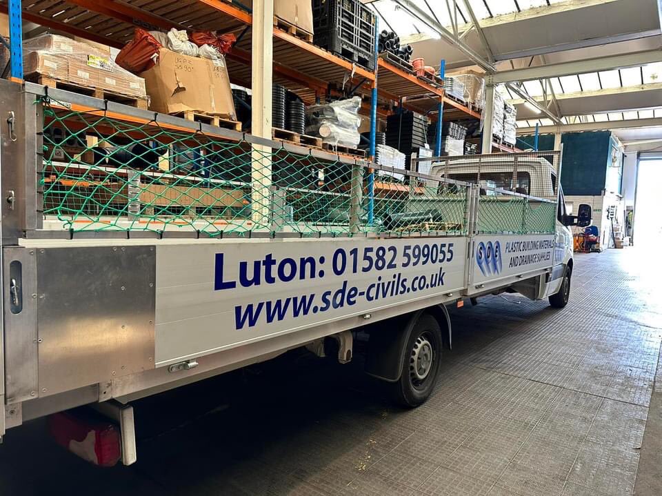 SDE_Civils's tweet photo. Sign writing complete on 2 new trucks for the SDE Luton and St. Ives depots! 🚛🚛

Thanks to @OctagonSigns 🙏 https://t.co/NLszcna19O